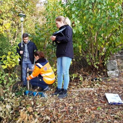 Bild 1 20181019_094303 - Azubis beim Vermessen - komp