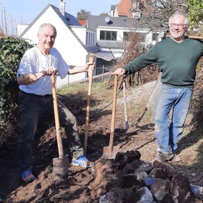 20210220_120719 - klein Kurt und Michael, stolz auf die getane Arbeit